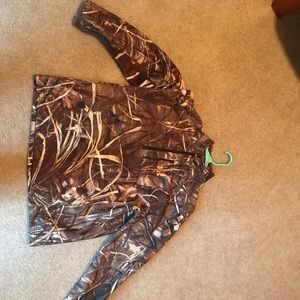 Under armour Max 4 half zip pullover.